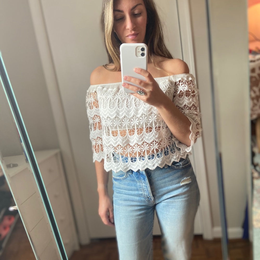Eyelet top